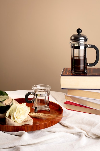 Photo la nature morte de sant jordi pour le jour des livres et des roses