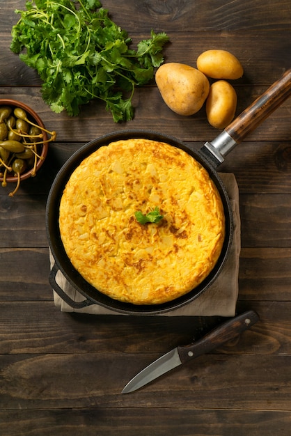 Nature morte de tortilla espagnole aux pommes de terre