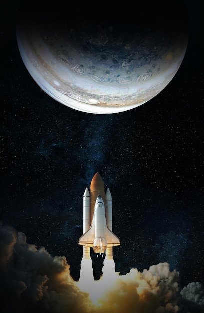 La navette spatiale décolle vers jupiter Éléments de cette image fournis par la NASA