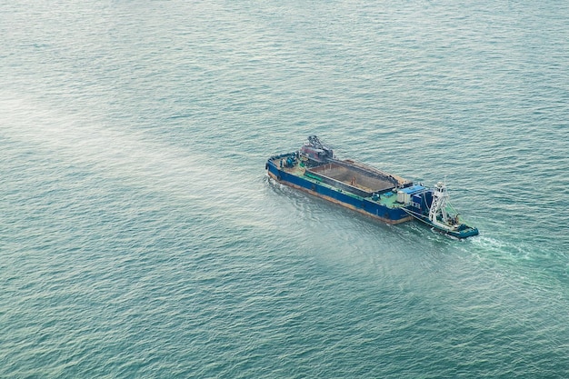 Photo navire international de fret de conteneurs dans le concept de transport et de logistique océanique