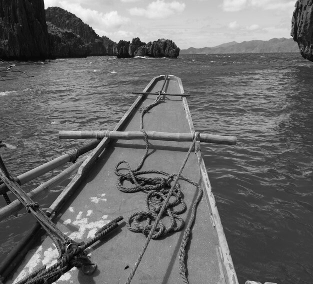 Photo navire nautique en mer contre le ciel