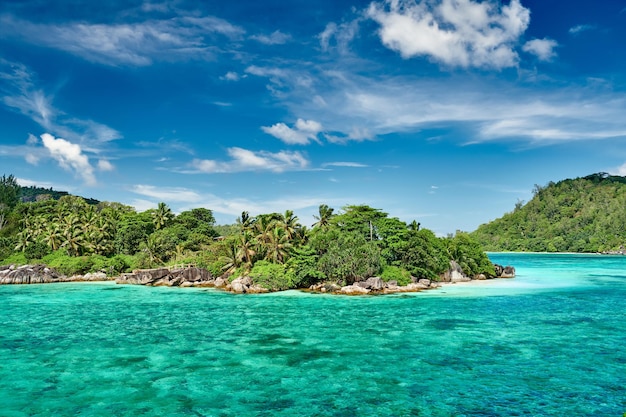 Négliger du paysage des Seychelles l'île de Mahé