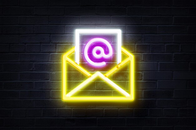 Neon Email ouvert sur un mur de briques