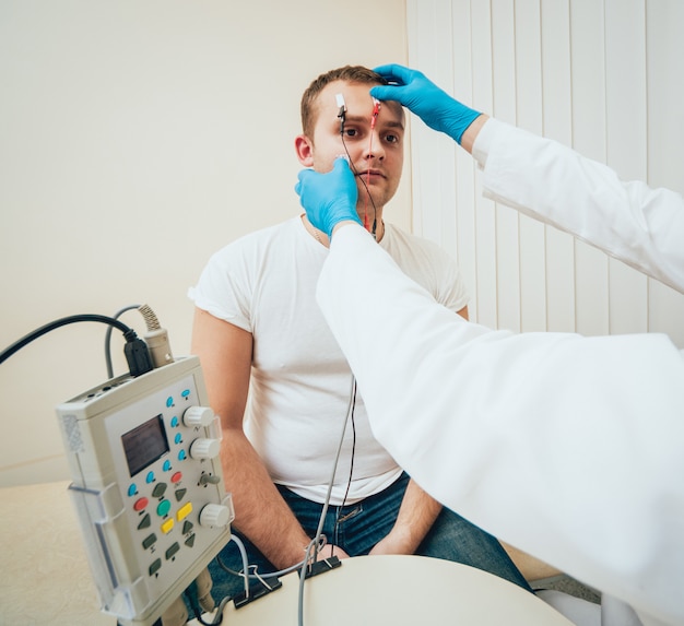 Nerfs des patients testés par électromyographie.