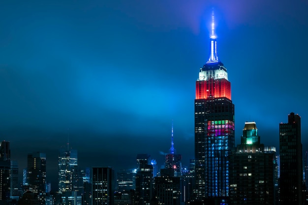 NEW YORK, USA - 28 MAI 2018 - new york skyscrpers au changement aérien de nuit