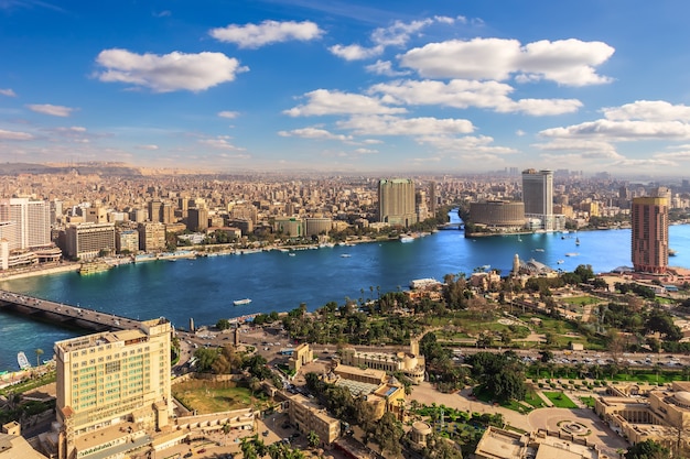 Photo nile vue au centre-ville du caire, panorama aérien, egypte.