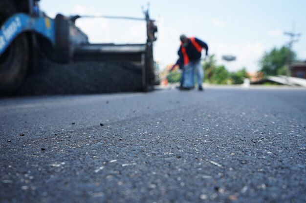 Niveau de la surface de la route par rapport au ciel en ville