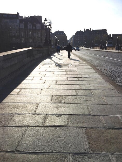 Niveau de surface de la route en ville