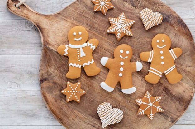 Noël, fond de cuisine du nouvel an. Ingrédients et ustensiles de cuisson.