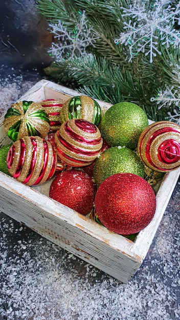 Noël et nouvel an Fond festif avec des branches de sapin Sapin de Noël Jouets de Noël