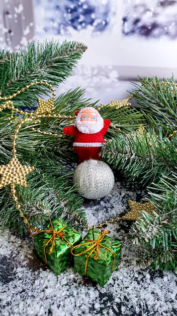 Noël et nouvel an Fond festif avec des branches de sapin Sapin de Noël Jouets de Noël