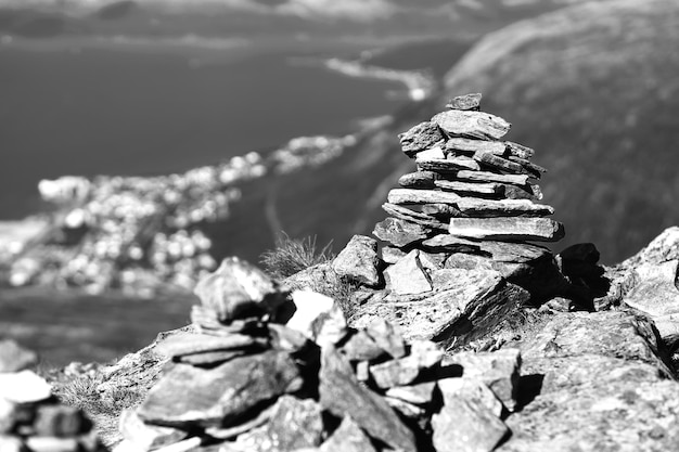 Noir et blanc Norvège zen rock towers fond hd