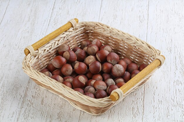 Noisettes dans le panier