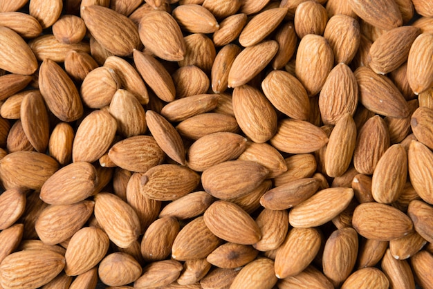 Noix d&#39;amandes se bouchent. Petit déjeuner, nourriture saine