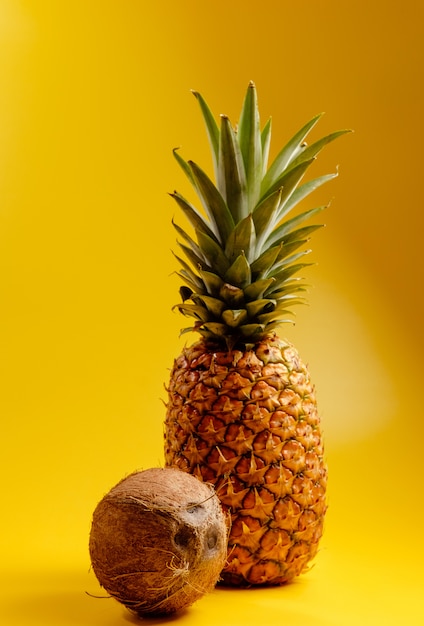 noix de coco et ananas