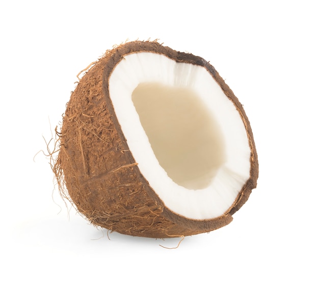 Noix De Coco Coupée En Deux Sur Blanc