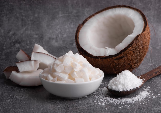 Noix de coco entière Copeaux de noix de coco et morceaux de noix de coco Noix de coco fraîche