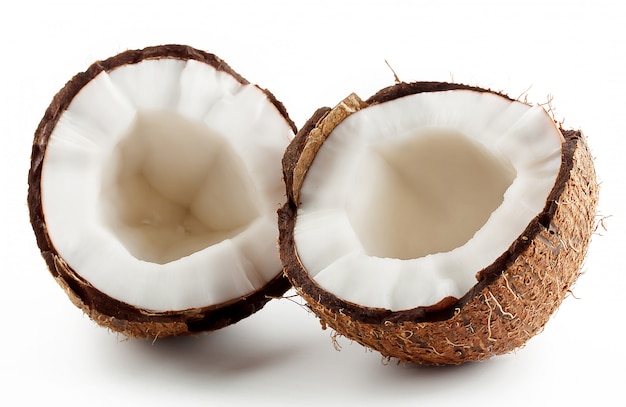 Noix de coco mûre cassée