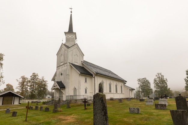 Photo nore église église en bois blanc à nore norvège