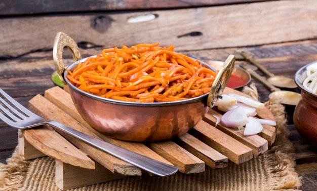 Nouilles Aux Légumes Frites Épicées