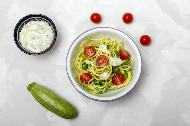 Nouilles de courgettes aux légumes