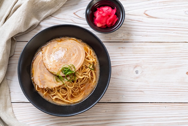 nouilles tonkotsu ramen au porc chaashu