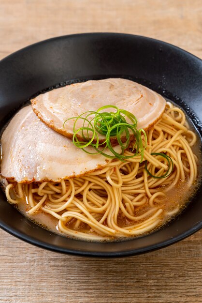 nouilles tonkotsu ramen au porc chaashu