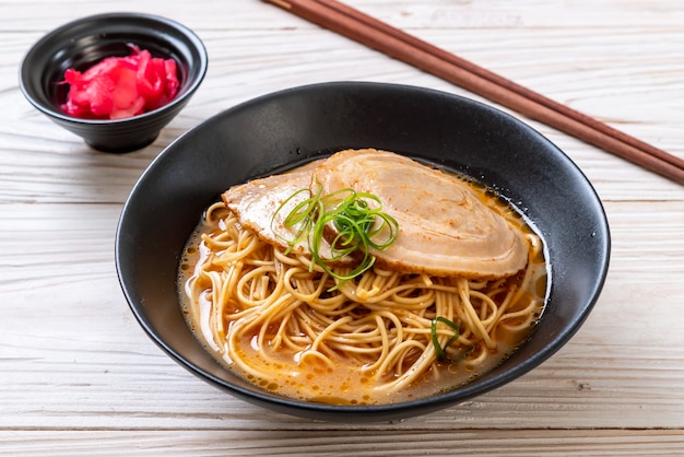 nouilles tonkotsu ramen au porc chaashu