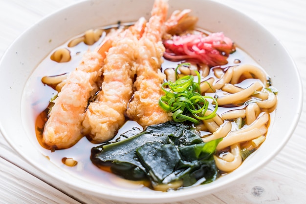 nouilles udon ramen aux crevettes tempura