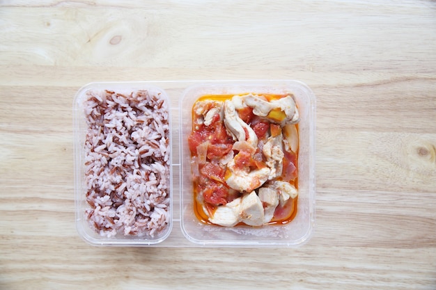 Nourriture propre Poulet et tomate avec riz