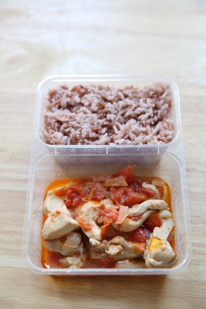 Nourriture propre Poulet et tomate avec riz