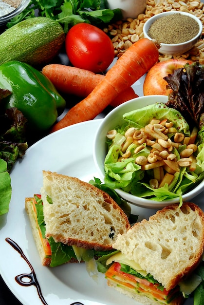 Nourriture saine et bonne nutrition concept de régime équilibré avec des légumes frais