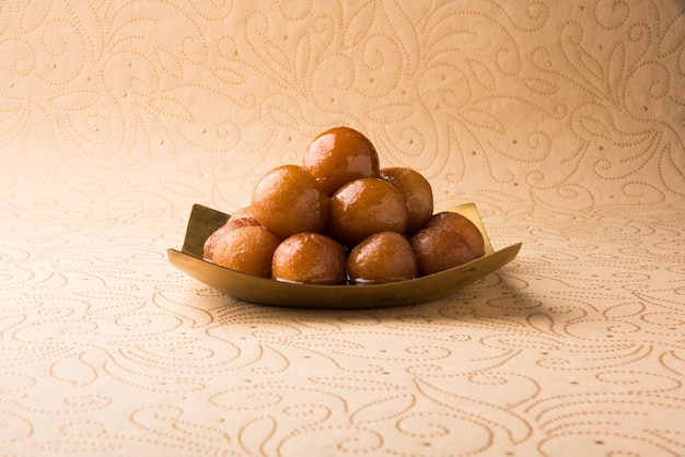 Nourriture sucrée indienne Gulab Jamun, un dessert populaire de mariage ou de festival. mise au point sélective