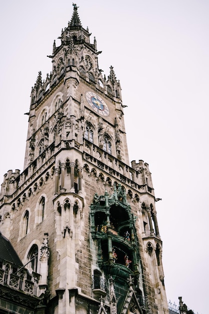 Nouveau bâtiment de l'hôtel de ville à la marienplatz munich allemagne