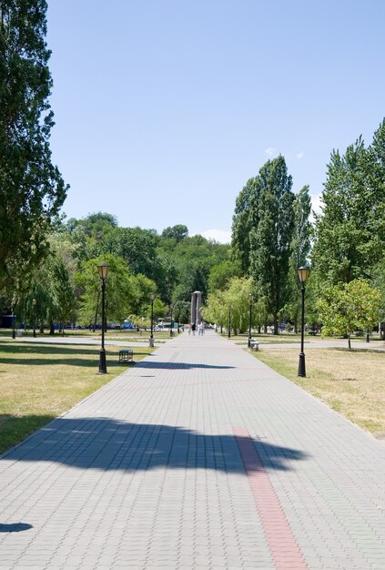 Photo le nouveau quai pushkinskaya. taganrog. russie