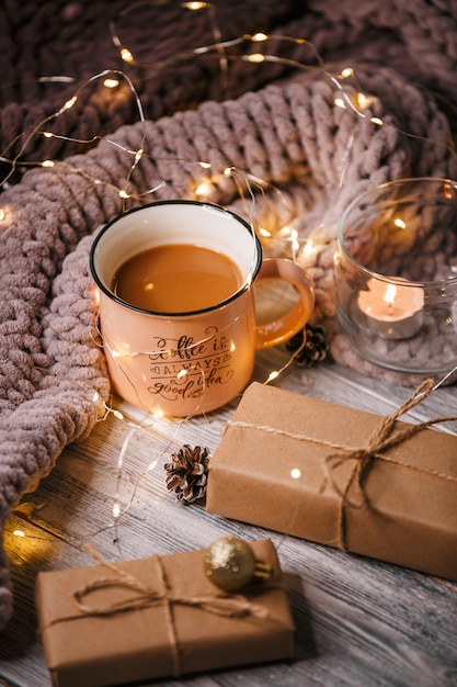 #nouvel an #noël #fond sur le dessus #cadeaux et café du nouvel an #nourriture