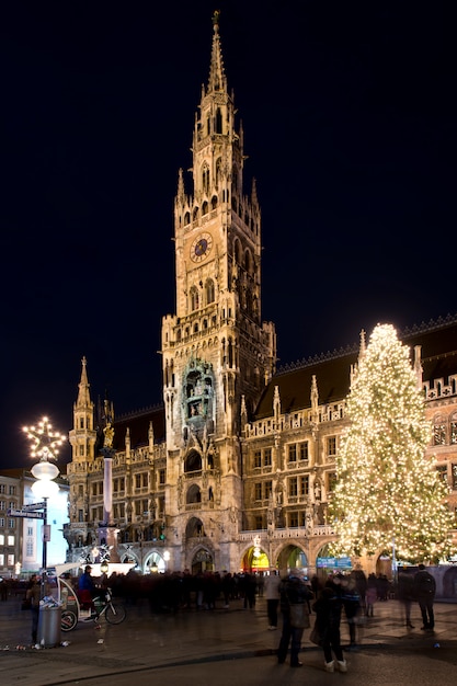 Le nouvel hôtel de ville de Munich de nuit