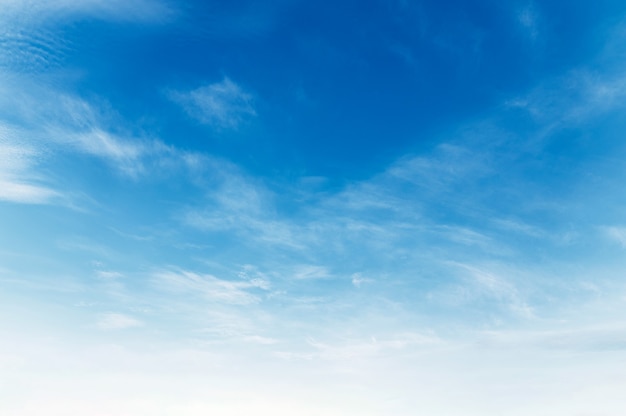 Photo nuage blanc avec fond de ciel bleu