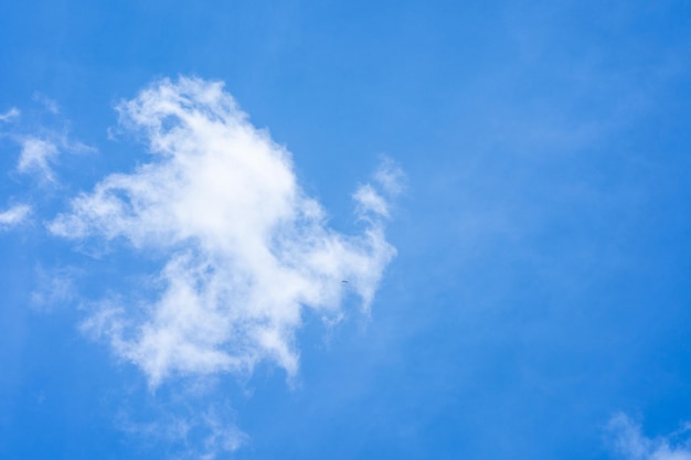 Un nuage dans le ciel