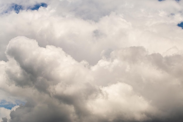 Un nuage qui a le mot nuage dessus