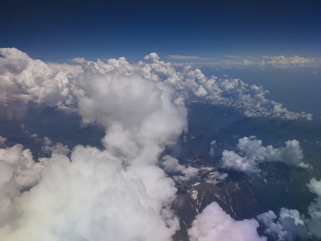 Nuages sur les Alpes