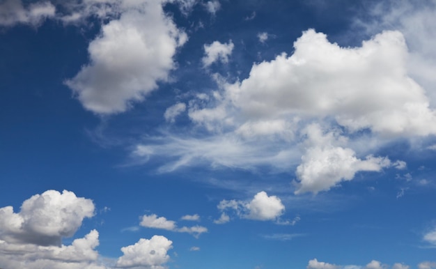 nuages blancs