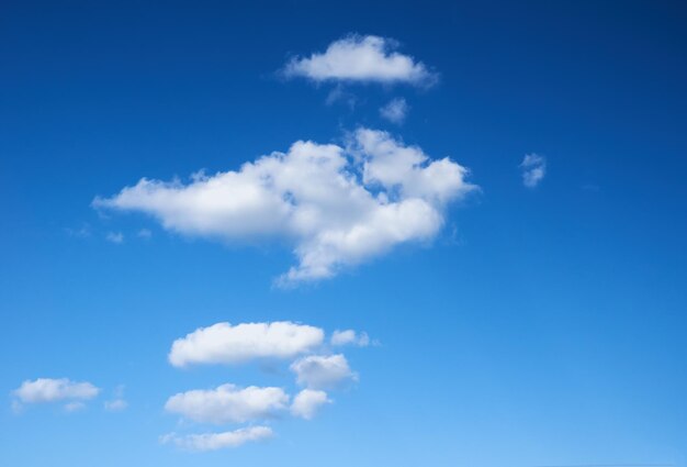 Nuages de ciel et ciel clair chez Tver Russie