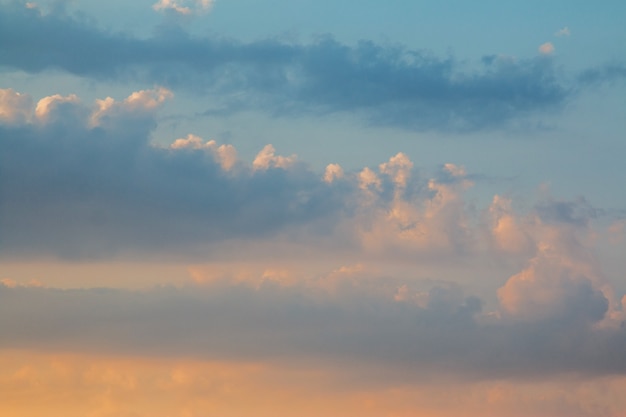 Nuages sur le ciel