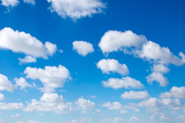 Nuages sur le ciel