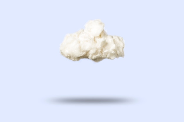 Nuages de coton sur un bleu