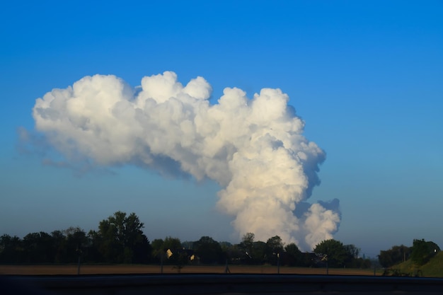 Photo les nuages d'énergie nucléaire