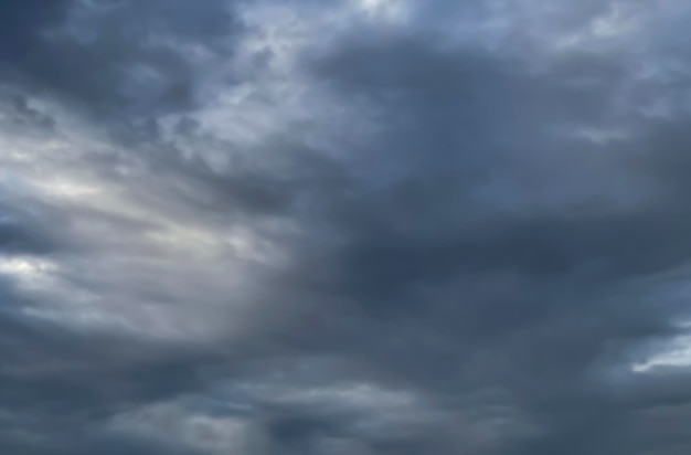 Les nuages de pluie qui se sont formés provoquant un orage