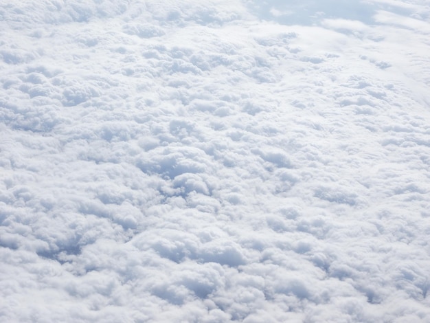 Nuages vus du fond de l'avion