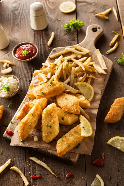 nuggets de poulet frit avec sauce